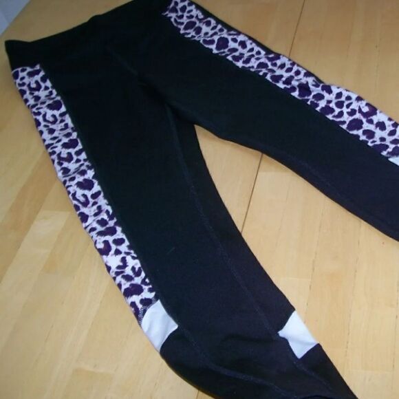 Aurique Brand High Waist Legging Mesh Panels & Black with White trim NWOT Sz Xs - Picture 1 of 11